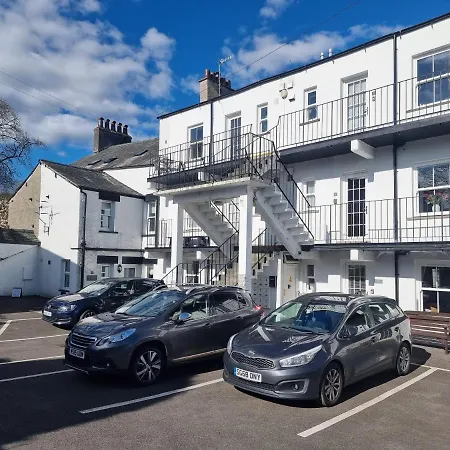 5 Greta Side Court *